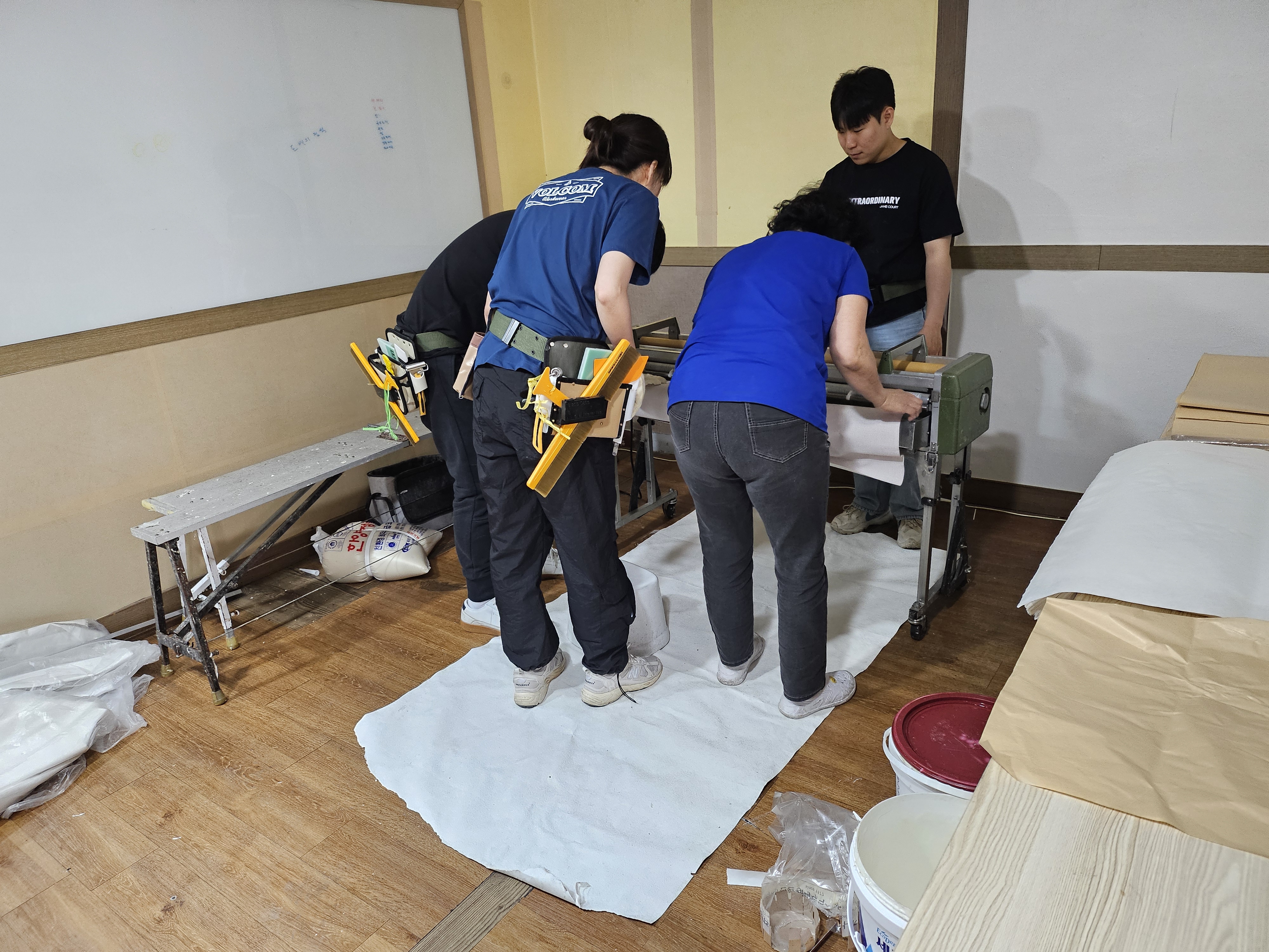 도배시공전 벽지기계 사용법 익히기